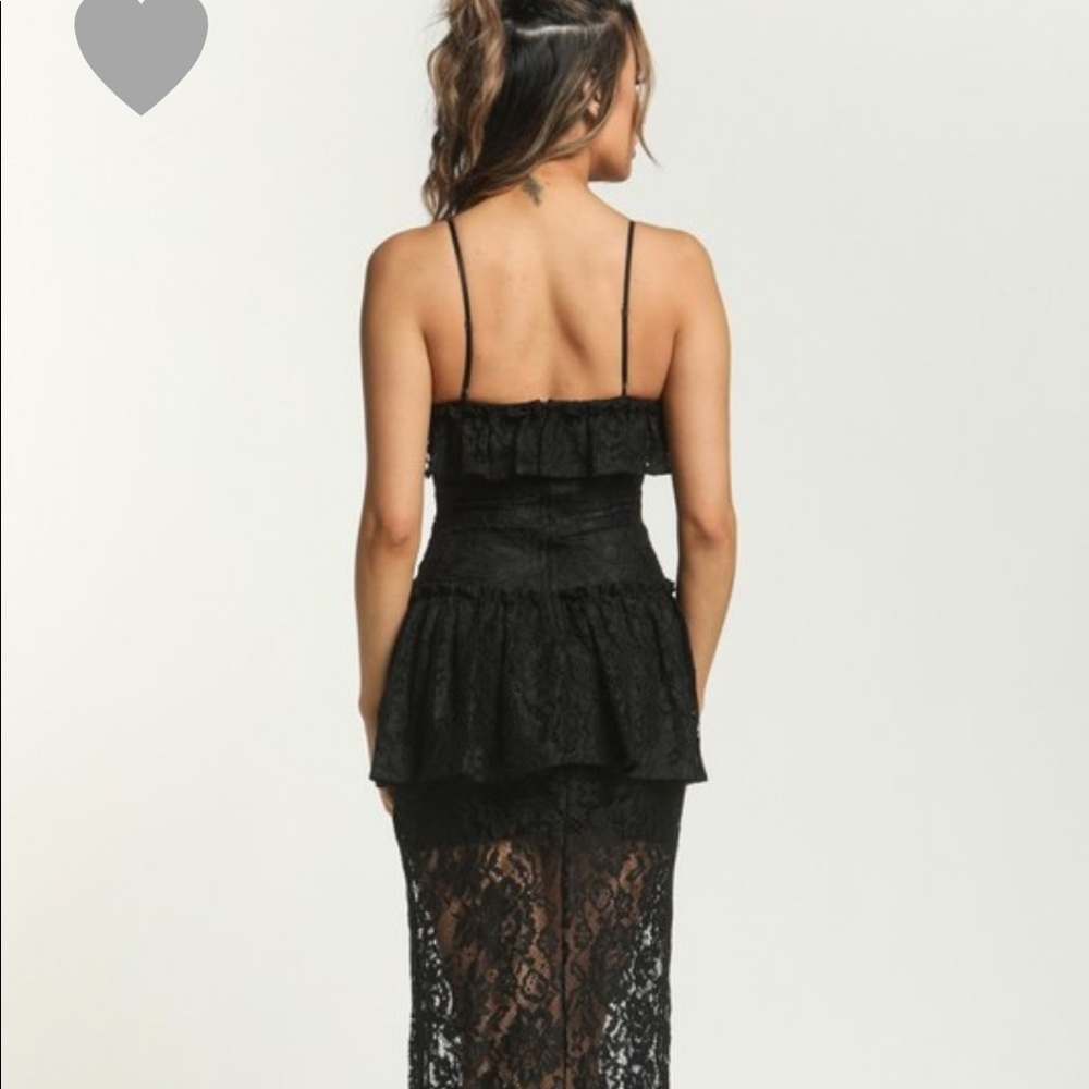 Sexy Ruffle Dress - Picture 3 of 9